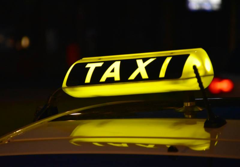 Seven more arrested in ongoing crackdown of Seville Airport taxi mafia