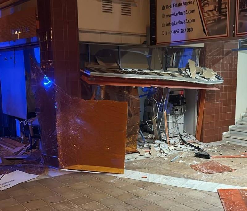 Orihuela Costa bank blown up in failed robbery
