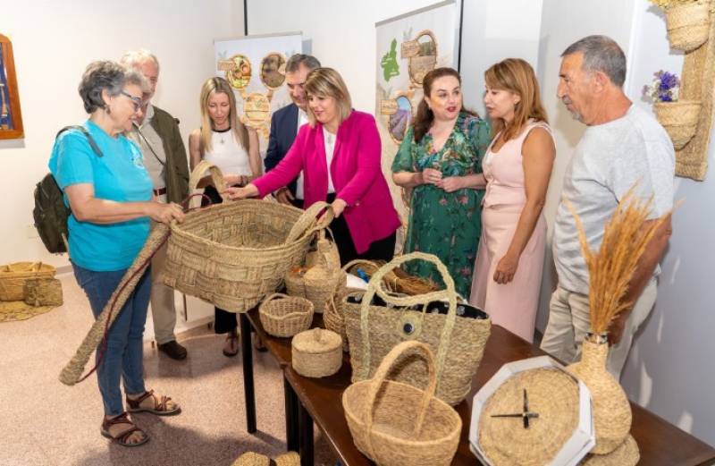 November 29 Balloon rides at the esparto grass fair in Puertos de Santa Bárbara