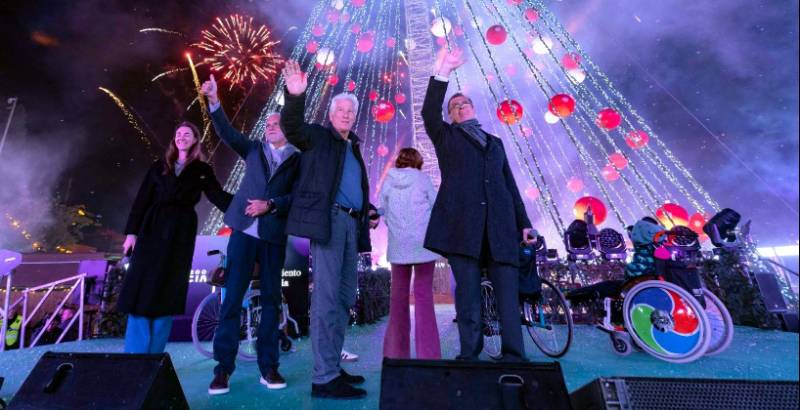 WATCH: Richard Gere lights up Murcia in the city's most spectacular Christmas launch ever