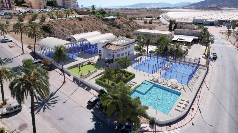 New restaurant-bar, padel and wellness centre to open in Puerto de Mazarrón