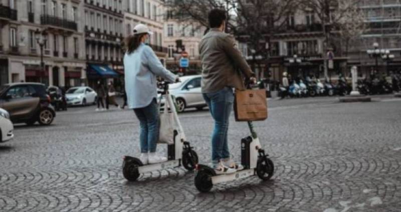 Register your electric scooter with the DGT Spain today to avoid fines of up to €800