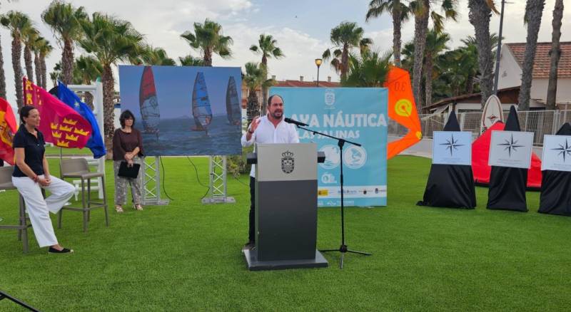 Los Alcázares presents the first designated water sports beach in the Mar Menor
