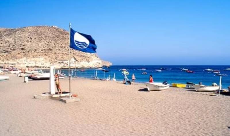 Seven Blue Flag beaches in Andalucía where you can actually find space this summer